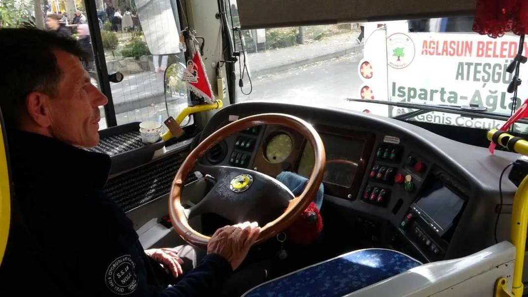 Isparta’da Halk Otobüsü Şoföründen “İnsanlık Ölmemiş” Dedirten Hareket! 6